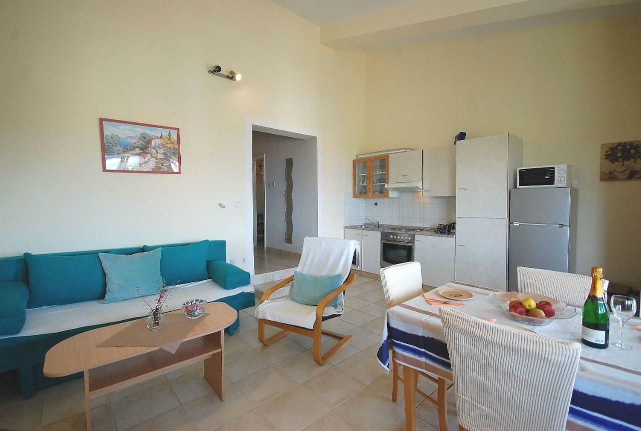 Apartments Nency By El-Pi Tours Malinska Dış mekan fotoğraf